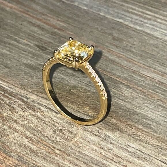 18k Gold Studded Band w Pale Yellow CZ Stone Ring - Picture 2 of 14